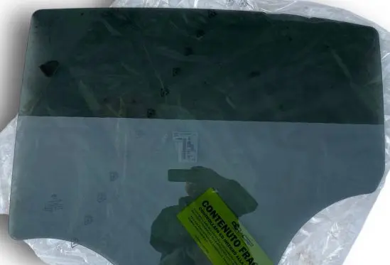 Peugeot 208 II Front door window/glass (coupe) 9676399780