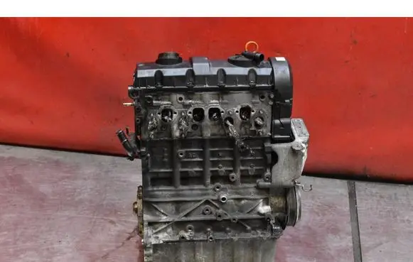 Volkswagen Transporter - Caravelle T5 Engine AXC