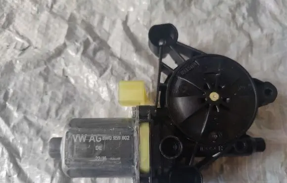 Audi A4 S4 B9 8W Front door window regulator motor 8W0959802