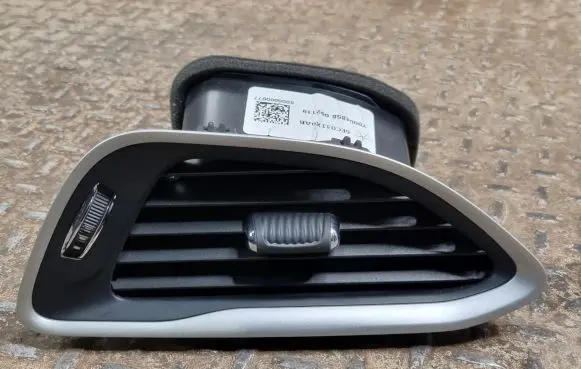 Chrysler Pacifica Dashboard side air vent grill/cover trim 6EC031X9AB