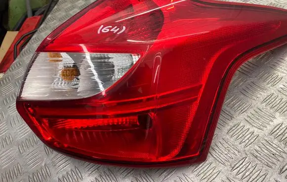 Ford Focus Rear/tail lights BM5113404AJ