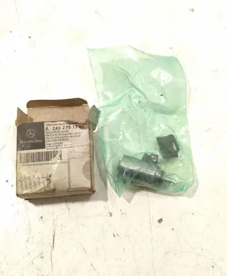 Mercedes-Benz E W211 Other gearbox part A2402701700 20211011