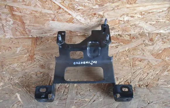 Nissan Qashqai J12 Distronic sensor bracket 