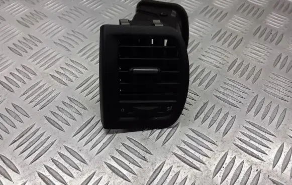 Skoda Fabia Mk1 (6Y) Dashboard side air vent grill/cover trim 5J0819701