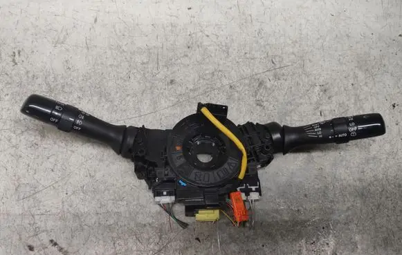Toyota Auris 150 Wiper turn signal indicator stalk/switch 8924502040