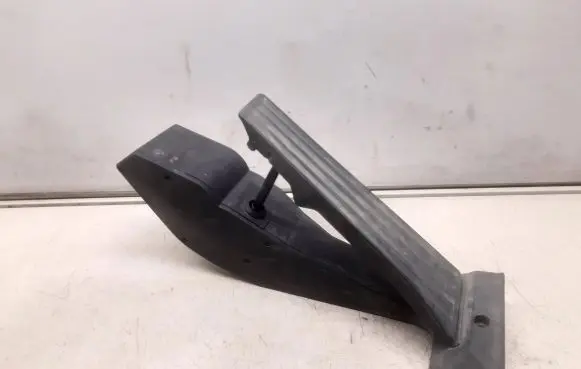 BMW X3 E83 Accelerator throttle pedal 6766931 070905 25916010