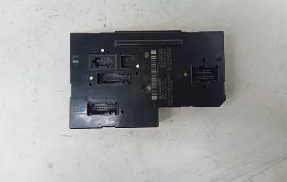 Mercedes-Benz E W212 SAM control unit 2129001306 2319025101 5DK01102301