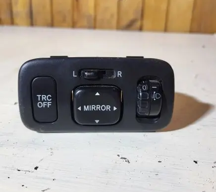 Toyota Yaris Wing mirror switch 5472E36