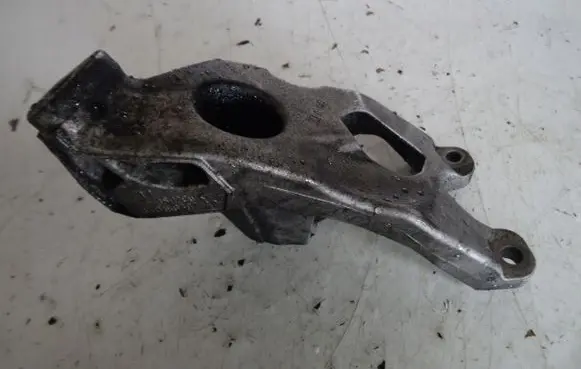 Audi A4 S4 B8 8K Engine mounting bracket