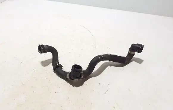 Engine coolant pipe/hose