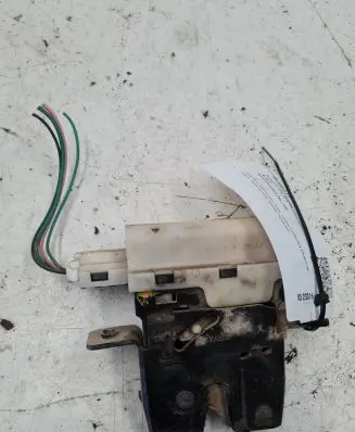 Loading door lock