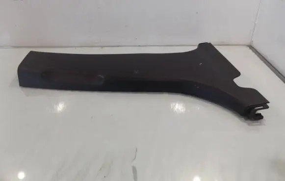 Hyundai i30 (B) pillar trim (bottom)