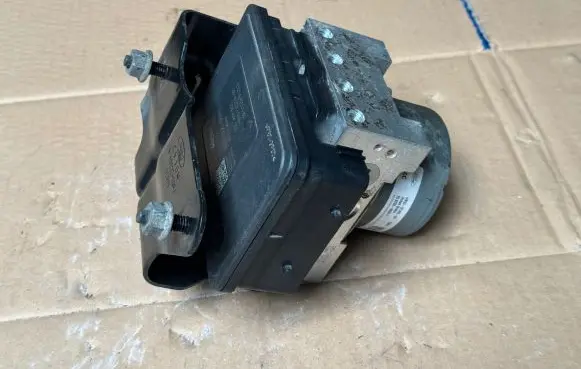 Ford Explorer ABS Pump HB532C405AC