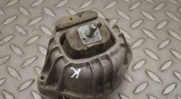 BMW Z4 E89 Engine mount bracket 6760330