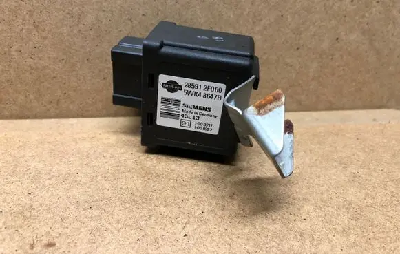 Nissan X-Trail T30 Immobilizer control unit/module 285912F000 5WK48647B