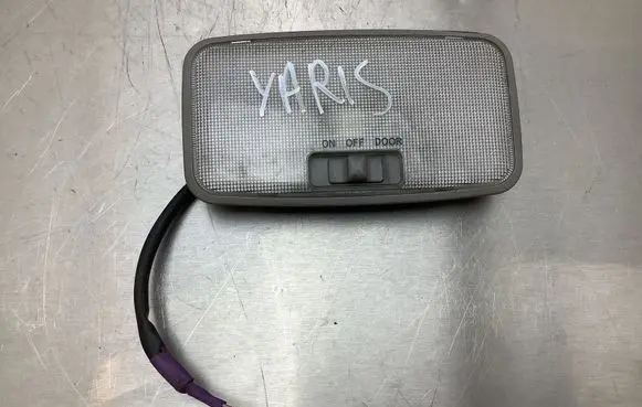 Toyota Yaris Rear seat light 70119