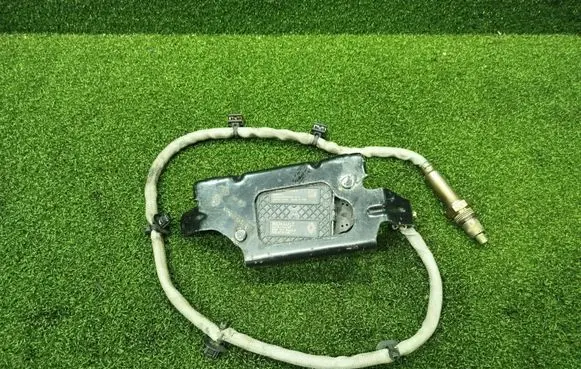 Renault Trafic III (X82) Lambda probe sensor 227900040R AAA9083480000 2201270458