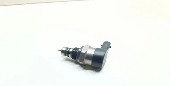 Jeep Grand Cherokee Fuel pressure regulator 021006209