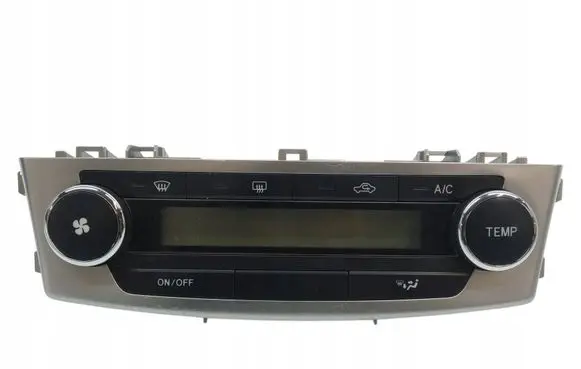 Toyota Avensis T270 Climate control unit 5590005570