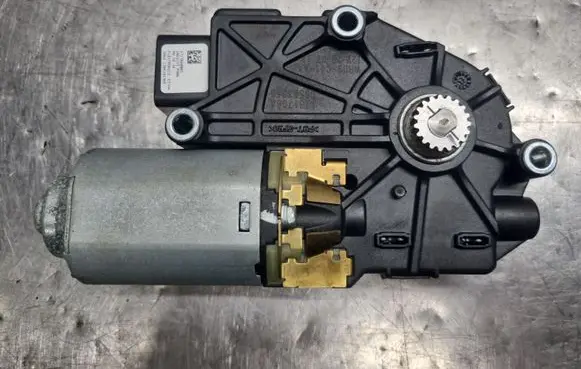 Honda CR-V Sunroof motor/actuator 1717821B