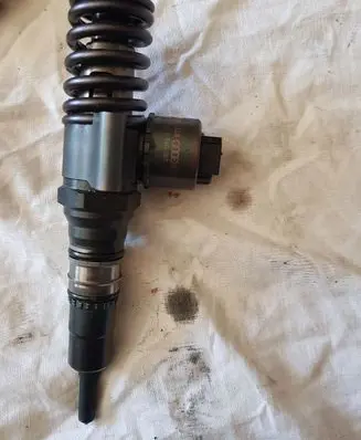 Audi A4 S4 B7 8E 8H Fuel injector