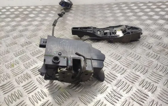 Citroen C4 Grand Picasso Front door lock 9810310280