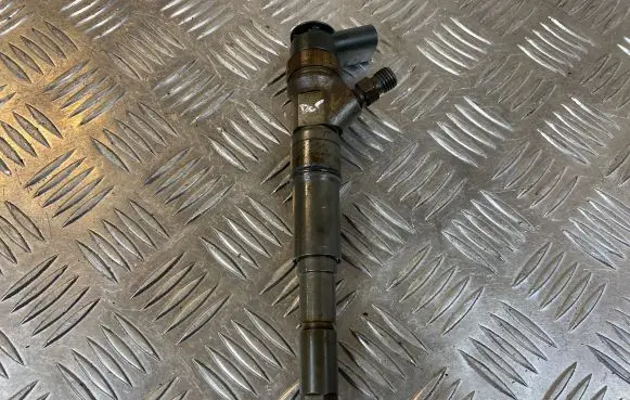 BMW X3 E83 Fuel injector 7793836 571F1W3