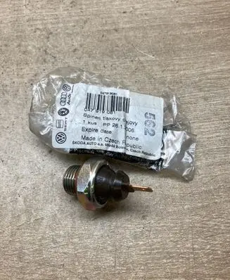 Skoda Felicia I Oil pressure sensor 047919081