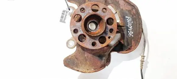 Front wheel hub