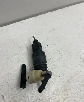 Mercedes-Benz C W204 Windscreen/windshield washer pump 2048660221