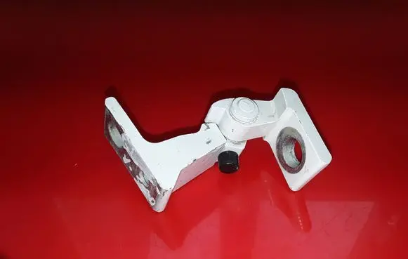 Skoda Yeti (5L) Rear door upper hinge 8K0831402A