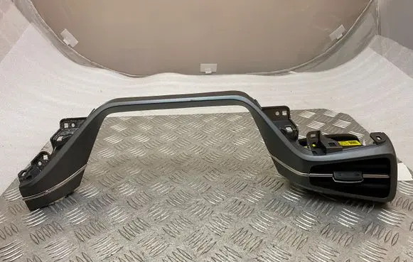 Hyundai Ioniq Dashboard trim 8479002BA0