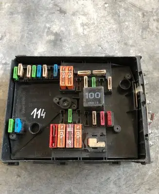 Volkswagen PASSAT B6 Fuse module 1K0937125