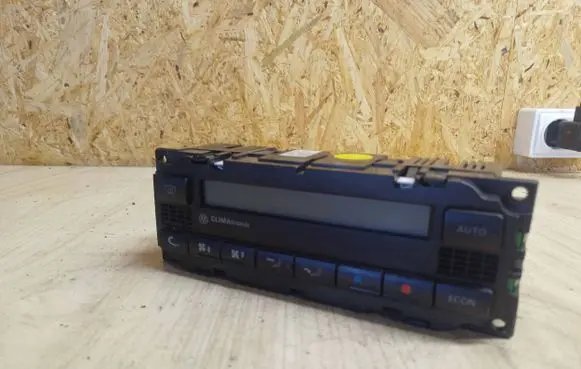 Volkswagen PASSAT B5.5 Climate control unit
