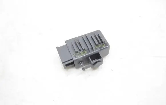 Volkswagen Taigo Seat heating relay 2Q0959772 065W04