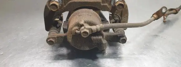 Toyota Prius+ (ZVW40) Front brake caliper