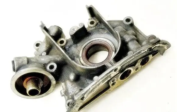Renault Kangoo II Oil pump 7355347896