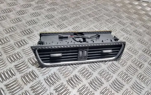 Audi A4 S4 B8 8K Dash center air vent grill 8T1820951E