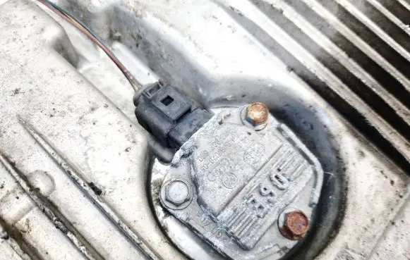 Audi A6 S6 C6 4F Oil level sensor 06E907660