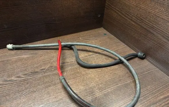 Renault Master II Fuel line pipe 7597513