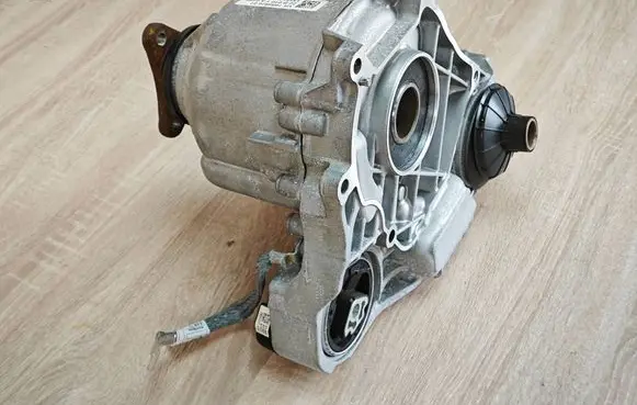 BMW 4 G22 G23 G24 G26 Rear gearbox reducer/haldex oil pump 7884824