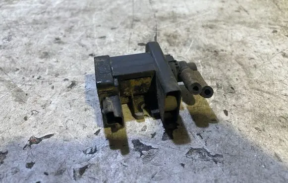 Peugeot Expert Turbo solenoid valve 9660693180