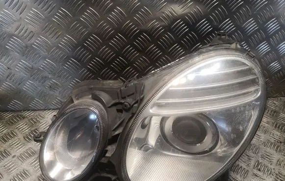 Mercedes-Benz E W211 Headlight/headlamp 2118202961 A2118202961
