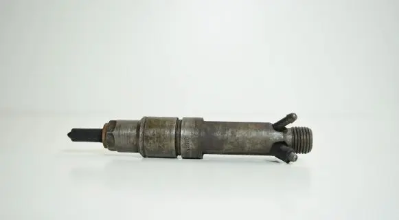 Audi A4 S4 B5 8D Fuel injector 028130201