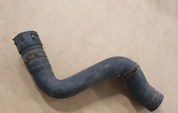 Volkswagen Golf V Engine coolant pipe/hose 3B0122291C