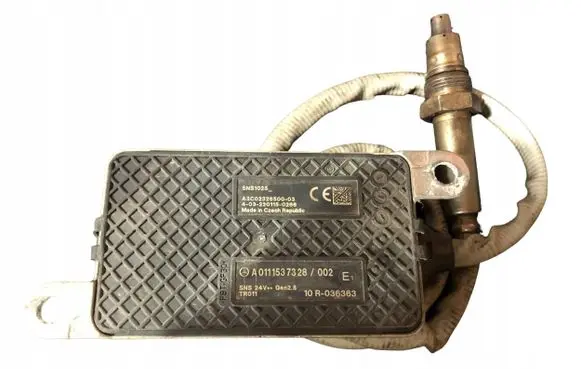 Mercedes-Benz C W204 Lambda probe sensor A0111537328
