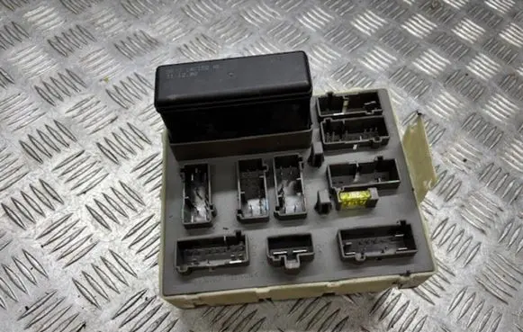 Ford Focus Fuse box set 518251806 8AG14A073CB