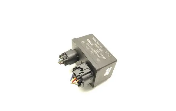 Land Rover Discovery 4 - LR4 Glow plug pre-heat relay 9X2Q-12B533-BB 0281003048 9665940680