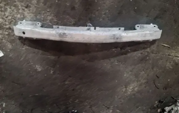 Renault Laguna III Front bumper cross member
