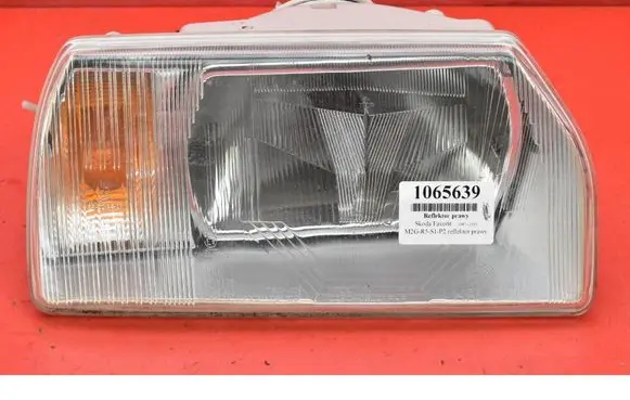 Skoda Favorit pick-up (787) Headlight/headlamp 443311781102